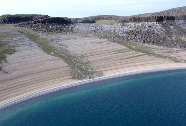 Rebounding beach