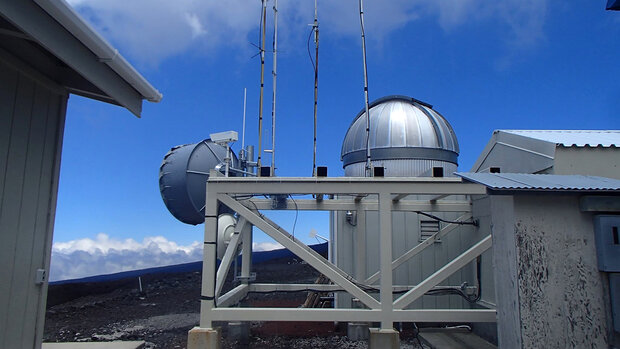 Rooftop monitoring equipment for greenhouse gas