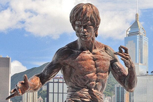 Bruce Lee statue